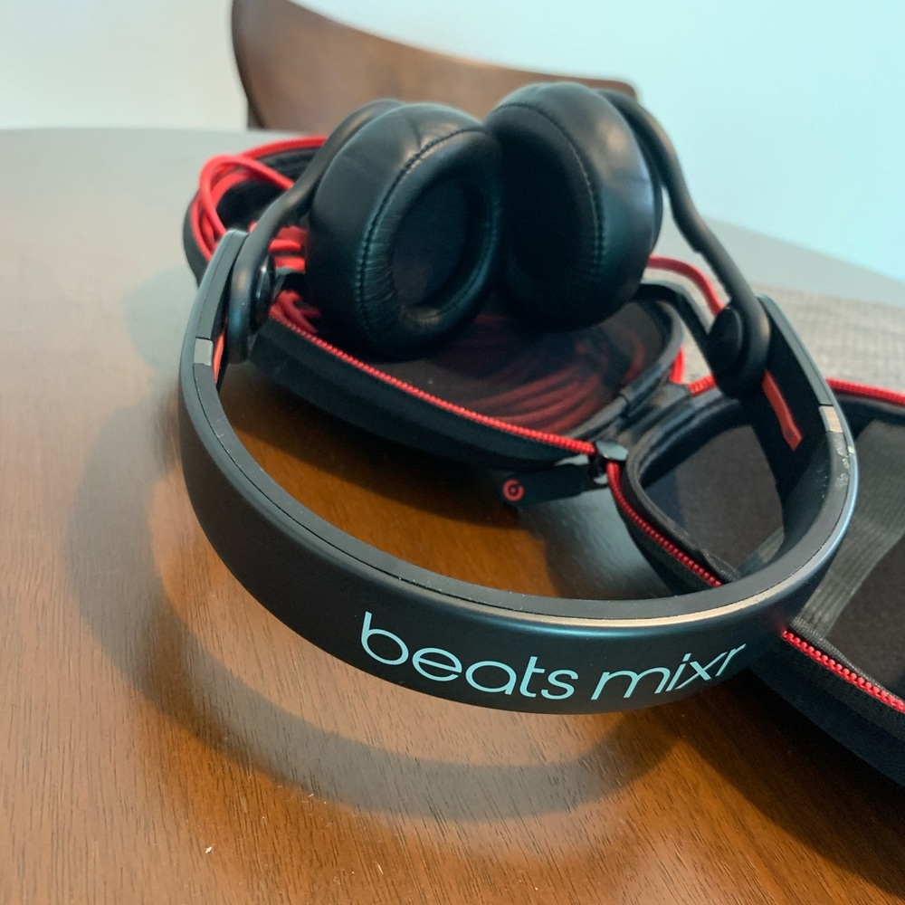 Beats by Dre Mixr Headphones and Case